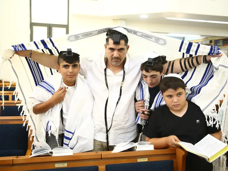 אווירת מסיבה בבר מצווה עם צילום מגנטים