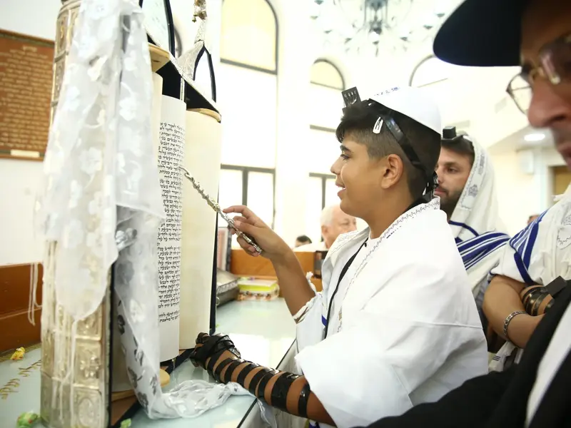 פורטרט חתן בר מצווה לצילום מגנטים