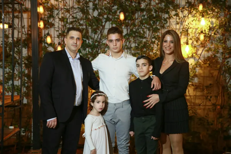 רחבת ריקודים שמחה בבר מצווה במרכז