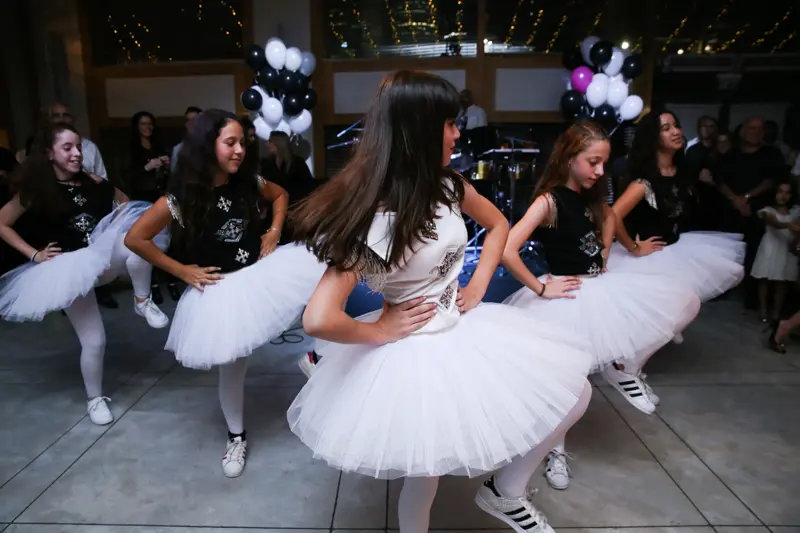 רגעי חגיגה בבת מצווה עם צילום מגנטים מקצועי