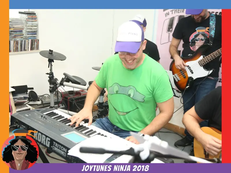 אירוע חברה עם צילום מגנטים מקצועי באזור המרכז