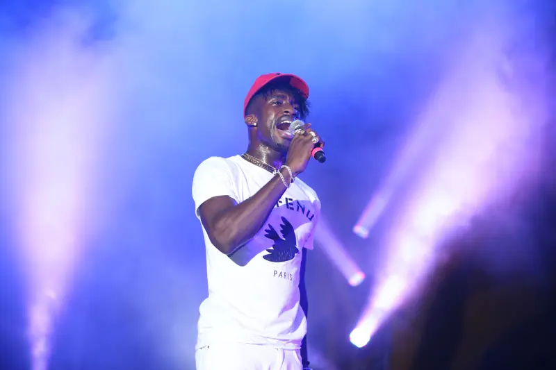 רגעי שיא באירוע עסקי עם צילום מגנטים מקצועי