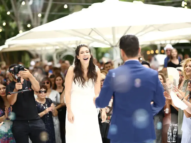 צילום משפחתי בחתונה עם מגנטים במרכז הארץ